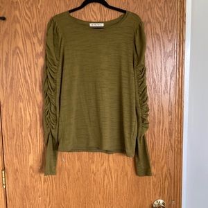 Kinda olive 🫒 colored with long ruched sleeves